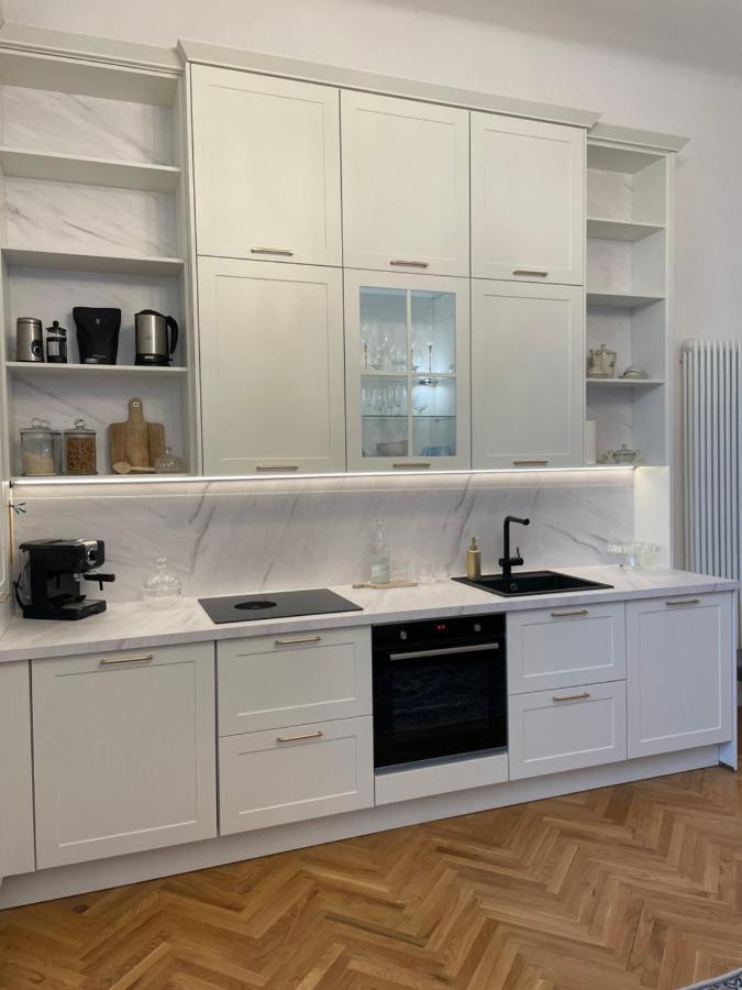 Littleparis Apartment Cluj-Napoca Exterior photo